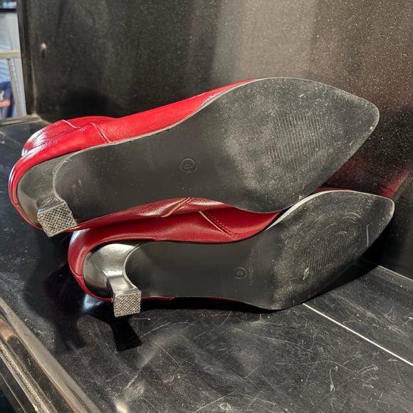 Fire red kitten heel ankle boots size 8 - Picture 3 of 4